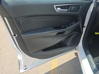 2019 Ford Edge Titanium – miniatura 9