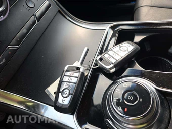 2019 Ford Edge Titanium – miniatura 8