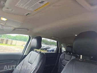 2019 Ford Edge Titanium – miniatura 8