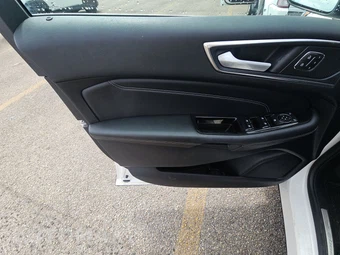 2019 Ford Edge Titanium - miniatura 9