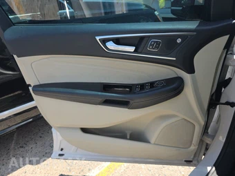 2019 Ford Edge Titanium - miniatura 9