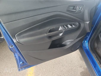 2019 Ford Escape S – miniatura 9