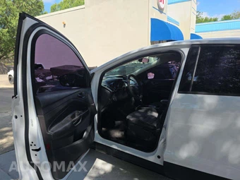 2019 Ford Escape S – miniatura 6