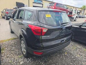 2019 Ford Escape S – miniatura 2