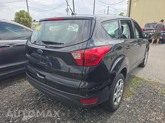 2019 Ford Escape S – miniatura 3