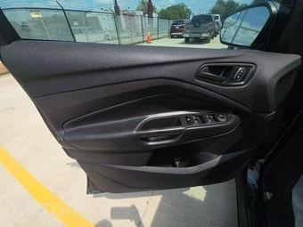 2019 Ford Escape S – miniatura 9