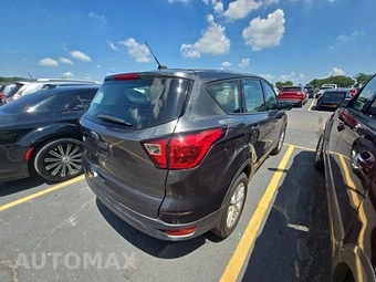 2019 Ford Escape S – miniatura 4