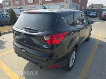 2019 Ford Escape SE - miniatura 4