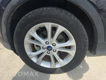 2019 Ford Escape SE - miniatura 8