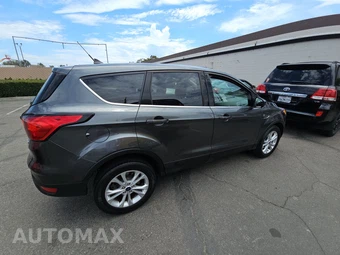 2019 Ford Escape SE - miniatura 4