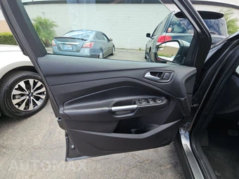 2019 Ford Escape SE - miniatura 9