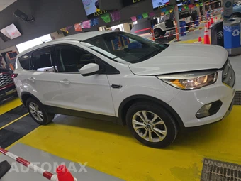 2019 Ford Escape SE – miniatura 3