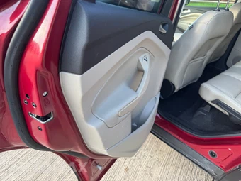 2019 Ford Escape SEL - miniatura 21