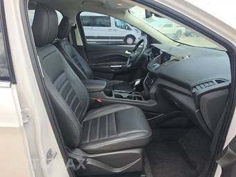 2019 Ford Escape SEL - miniatura 8