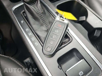 2019 Ford Escape SEL - miniatura 8