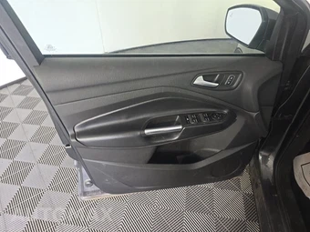 2019 Ford Escape SEL – miniatura 9
