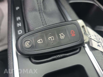 2019 Ford Escape Titanium – miniatura 8