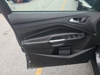 2019 Ford Escape Titanium - miniatura 9