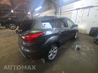 2019 Ford Escape Titanium – miniatura 3