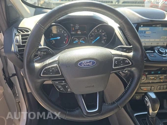 2019 Ford Escape Titanium – miniatura 10