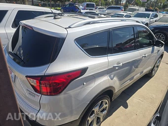 2019 Ford Escape Titanium – miniatura 4