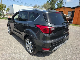 2019 Ford Escape Titanium – miniatura 2