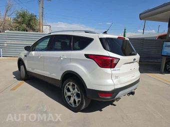 2019 Ford Escape Titanium – miniatura 2