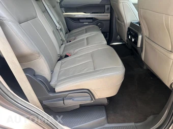 2019 Ford Expedition XLT - miniatura 24