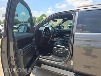 2019 Ford Expedition XLT – miniatura 3