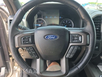 2019 Ford Expedition XLT - miniatura 10