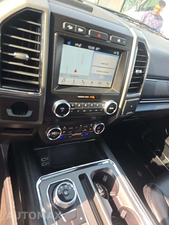2019 Ford Expedition XLT - miniatura 10