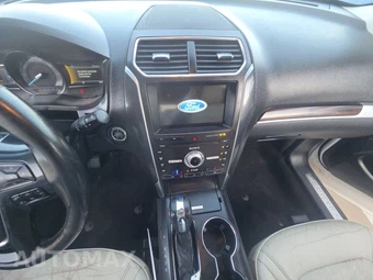 2019 Ford Explorer Limited - miniatura 11