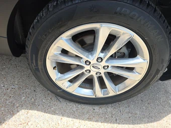 2019 Ford Explorer Limited – miniatura 9