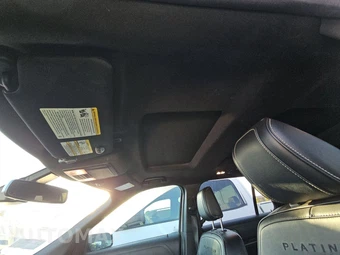 2019 Ford Explorer Platinum - miniatura 18