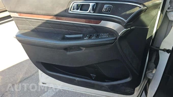 2019 Ford Explorer Platinum - miniatura 24