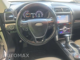2019 Ford Explorer Platinum - miniatura 8