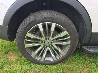 2019 Ford Explorer Platinum - miniatura 26