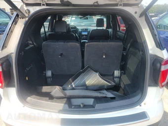 2019 Ford Explorer Platinum - miniatura 17