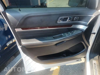 2019 Ford Explorer Platinum - miniatura 9