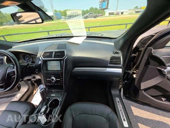 2019 Ford Explorer Sport - miniatura 17