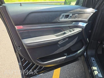2019 Ford Explorer Sport - miniatura 9