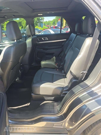 2019 Ford Explorer XLT – miniatura 10