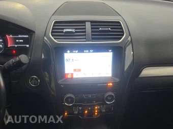 2019 Ford Explorer XLT – miniatura 11