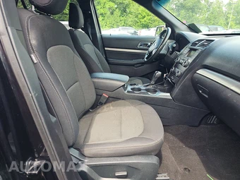 2019 Ford Explorer XLT – miniatura 8