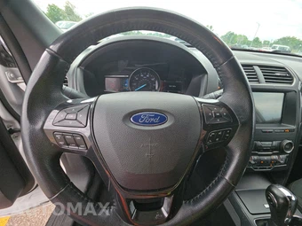 2019 Ford Explorer XLT - miniatura 10