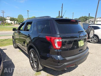 2019 Ford Explorer XLT – miniatura 2