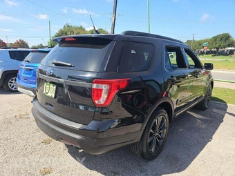 2019 Ford Explorer XLT – miniatura 3