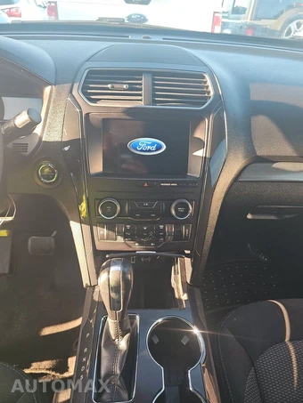 2019 Ford Explorer XLT - miniatura 11