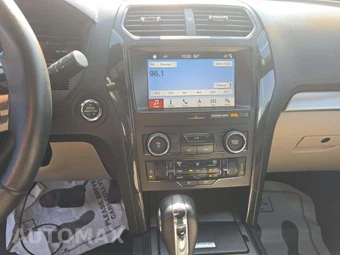 2019 Ford Explorer XLT - miniatura 10