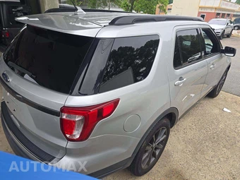 2019 Ford Explorer XLT – miniatura 3